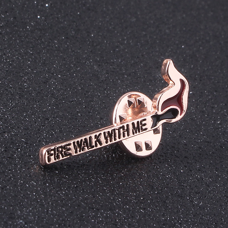 Twin Peaks Enamel Badge Brooch - огляд і ціна Jeans Shirt Fashion For Men